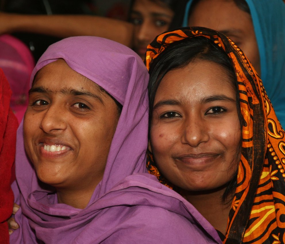 bangladesh women smiling